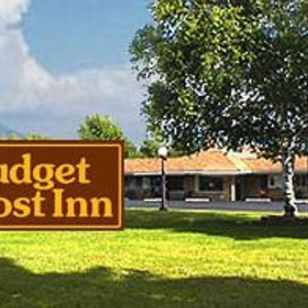 Budget Host Inn - Манистик Экстерьер фото