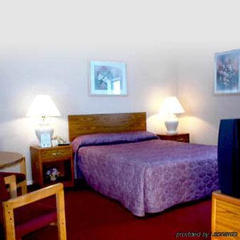 Budget Host Inn - Манистик Номер фото